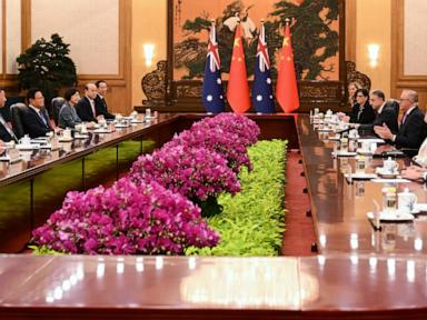 Australian and Chinese leaders seek to boost trade
