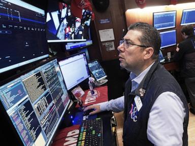 U.S. stocks rise as Wall Street looks to add to its winning streak