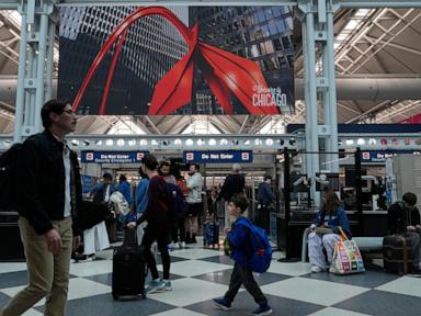 Federal officials order flight cuts at Chicago O’Hare to reduce airport delays